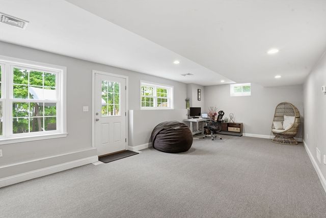 61 Cook St, Billerica, MA 01821