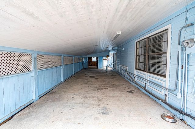 169 Pecan Cove, Livingston, TX 77351