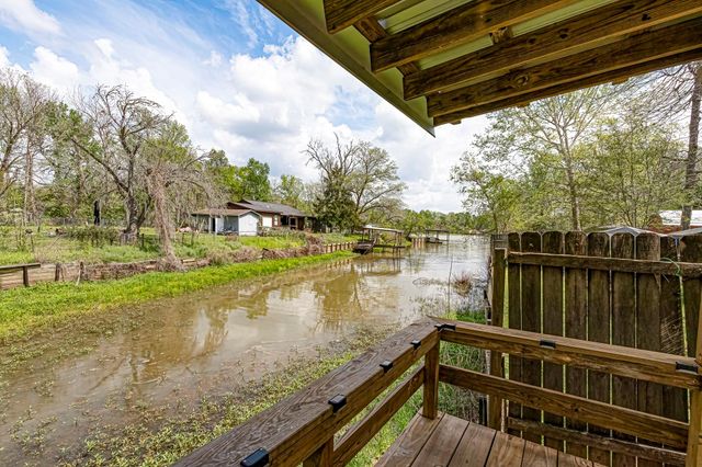 169 Pecan Cove, Livingston, TX 77351