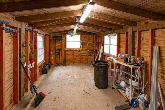 169 Pecan Cove, Livingston, TX 77351