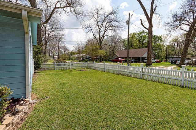 169 Pecan Cove, Livingston, TX 77351