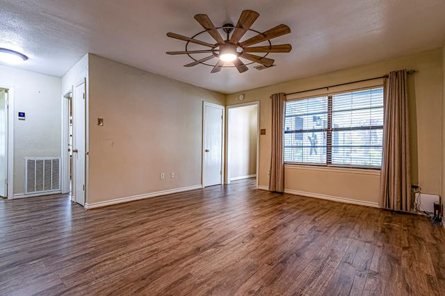 169 Pecan Cove, Livingston, TX 77351