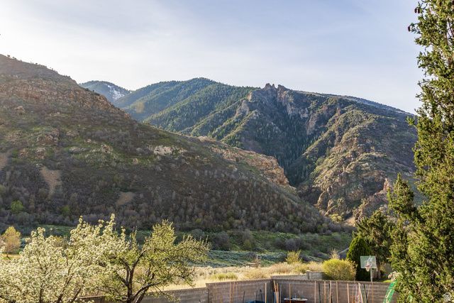 2676 E HILL CLIMB CIR, Sandy, UT 84092