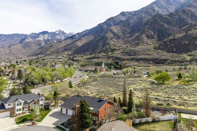 2676 E HILL CLIMB CIR, Sandy, UT 84092