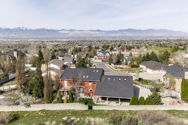 2676 E HILL CLIMB CIR, Sandy, UT 84092