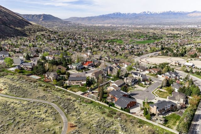 2676 E HILL CLIMB CIR, Sandy, UT 84092