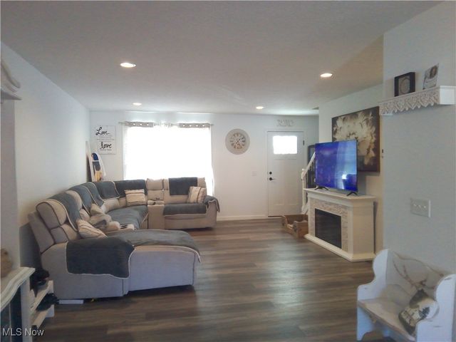 878 Liberty Court SW, Massillon, OH 44647