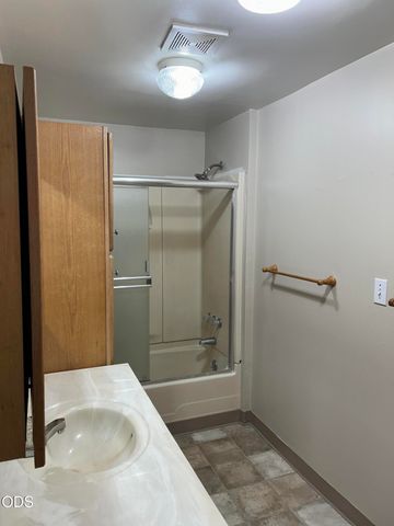 1216 Maple Park Drive, Medford, OR 97501