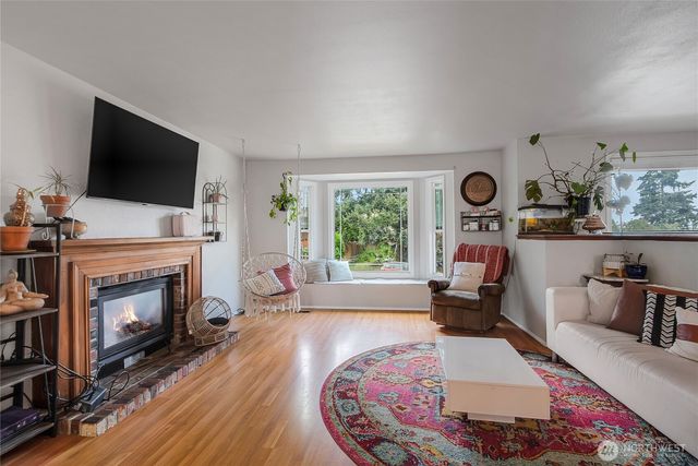 19234 54th St E, Lake Tapps, WA 98391