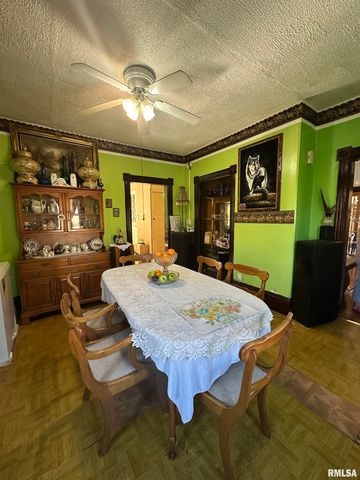 1300 S GREENLAWN Avenue, Peoria, IL 61605