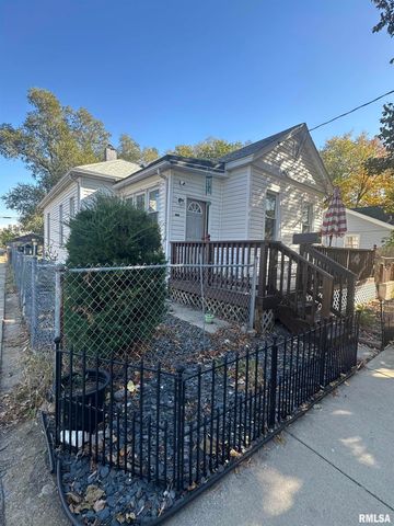 1300 S GREENLAWN Avenue, Peoria, IL 61605