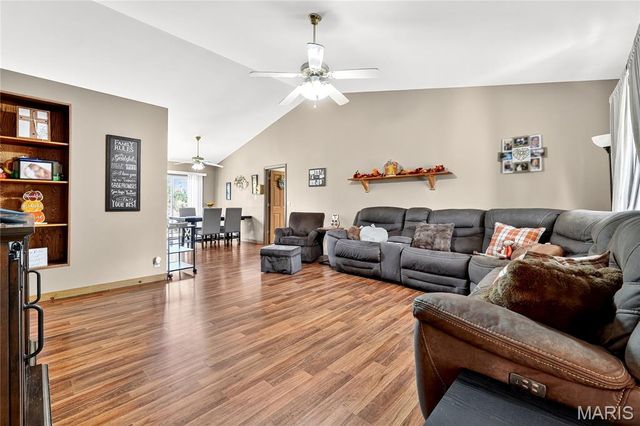 246 Ridgeway Drive, Union, MO 63084