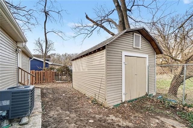 3636 NE Antioch Road, Kansas City, MO 64117