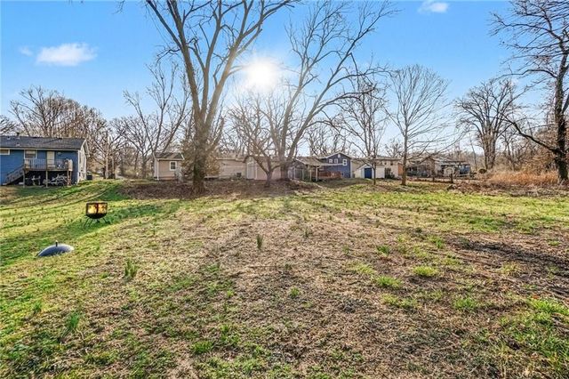 3636 NE Antioch Road, Kansas City, MO 64117