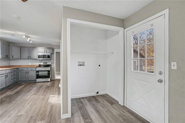 3636 NE Antioch Road, Kansas City, MO 64117