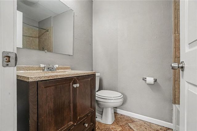 3636 NE Antioch Road, Kansas City, MO 64117