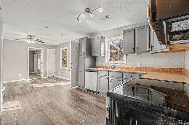 3636 NE Antioch Road, Kansas City, MO 64117