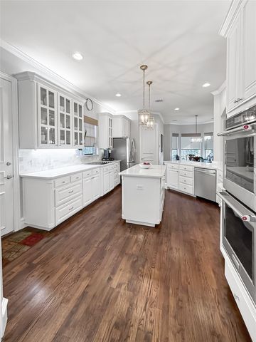 4206 Pinecreek Drive, Rowlett, TX 75088