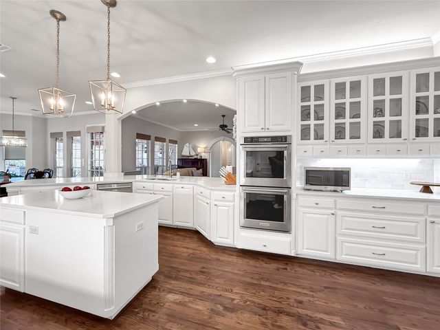 4206 Pinecreek Drive, Rowlett, TX 75088