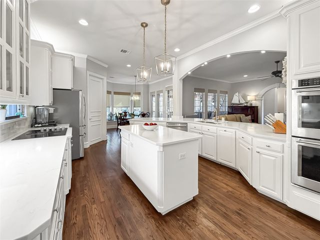 4206 Pinecreek Drive, Rowlett, TX 75088