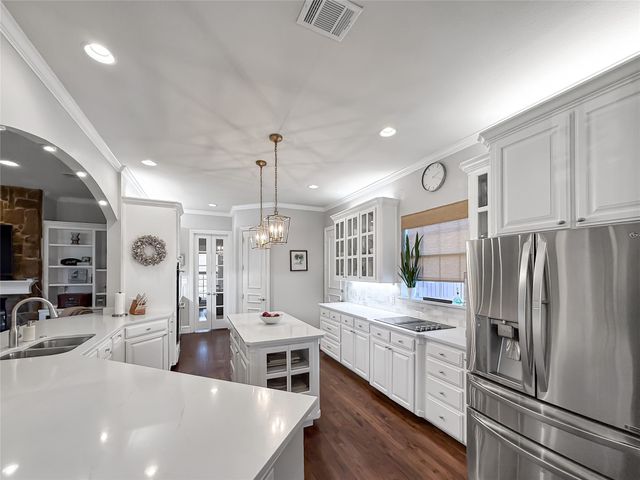 4206 Pinecreek Drive, Rowlett, TX 75088