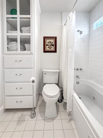 4206 Pinecreek Drive, Rowlett, TX 75088