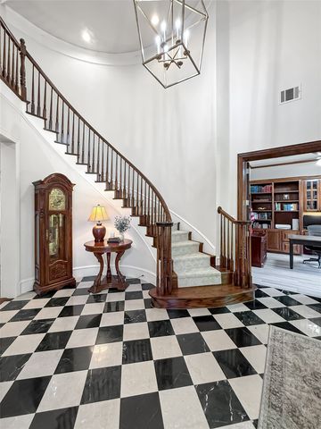 4206 Pinecreek Drive, Rowlett, TX 75088