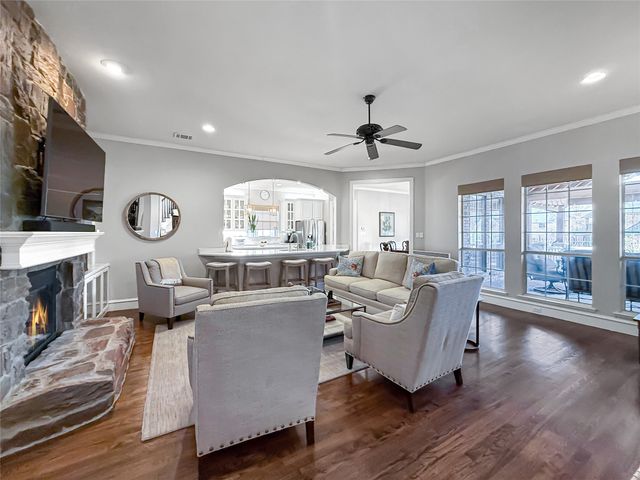 4206 Pinecreek Drive, Rowlett, TX 75088