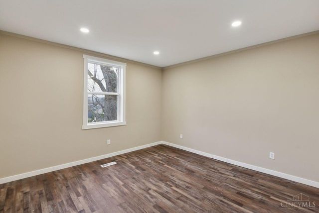 6721 Hillside Avenue, Cincinnati, OH 45233