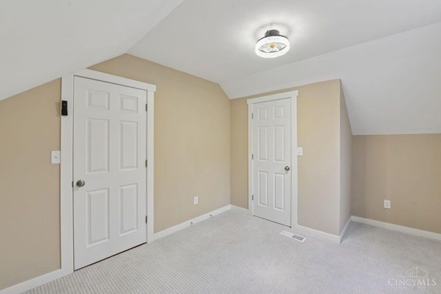 6721 Hillside Avenue, Cincinnati, OH 45233