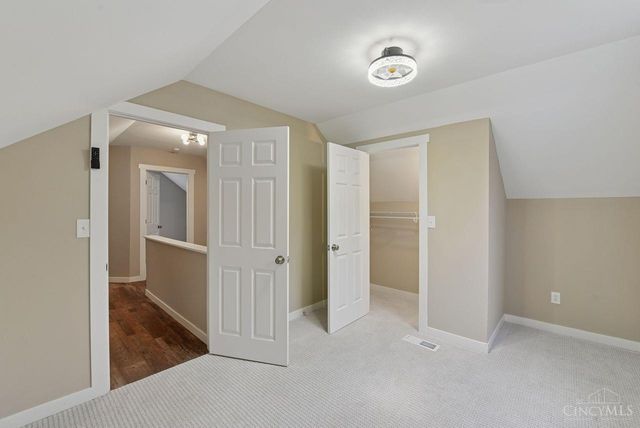 6721 Hillside Avenue, Cincinnati, OH 45233