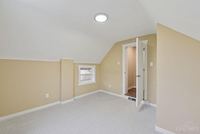 6721 Hillside Avenue, Cincinnati, OH 45233