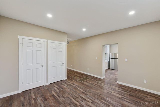 6721 Hillside Avenue, Cincinnati, OH 45233