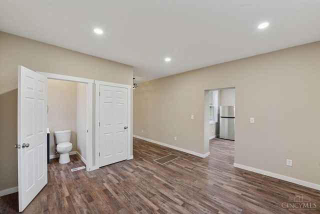 6721 Hillside Avenue, Cincinnati, OH 45233