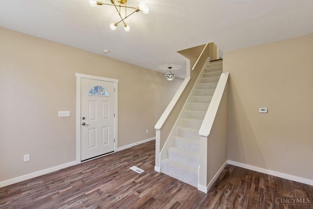 6721 Hillside Avenue, Cincinnati, OH 45233