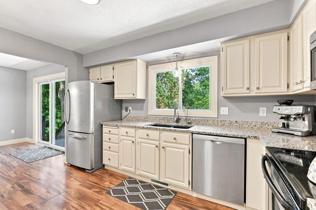 445 Gramsie Road, Shoreview, MN 55126