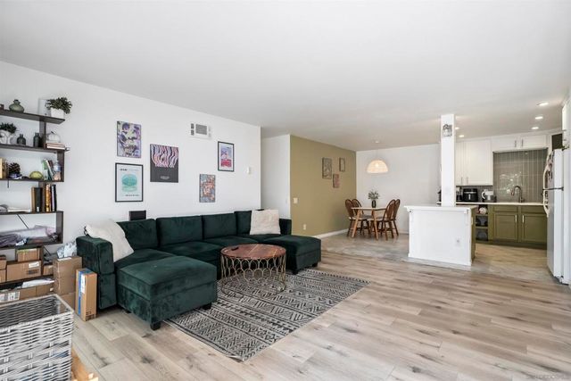 6333 College Grove Way 11103, San Diego, CA 92115