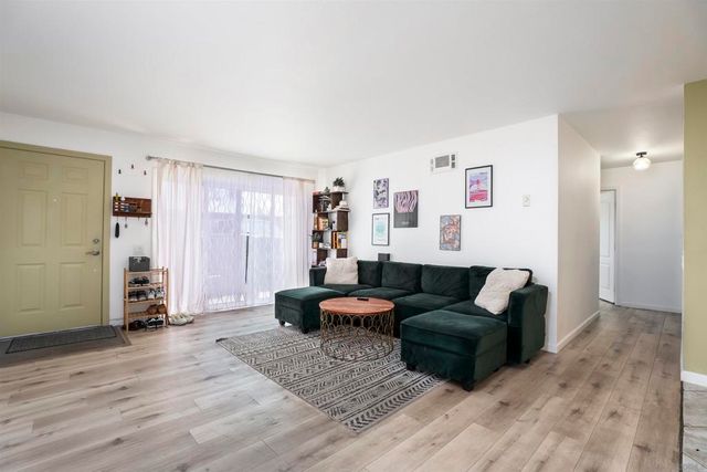 6333 College Grove Way 11103, San Diego, CA 92115