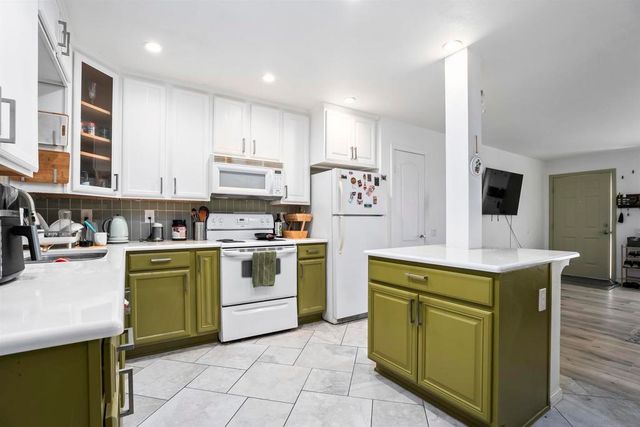 6333 College Grove Way 11103, San Diego, CA 92115