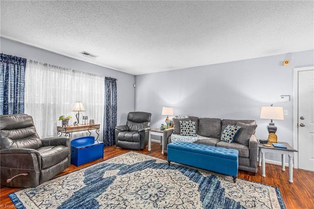 1905 Crest Hollow Drive 102, Winston-salem, NC 27127