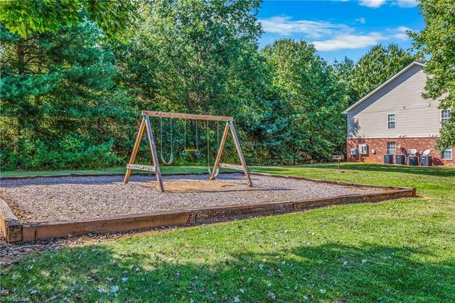 1905 Crest Hollow Drive 102, Winston-salem, NC 27127