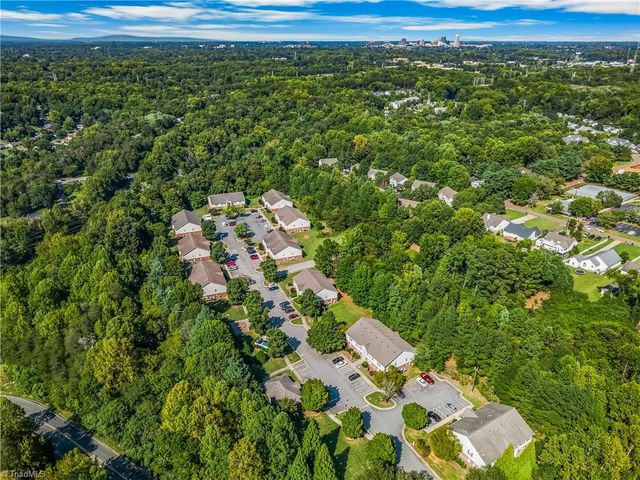 1905 Crest Hollow Drive 102, Winston-salem, NC 27127