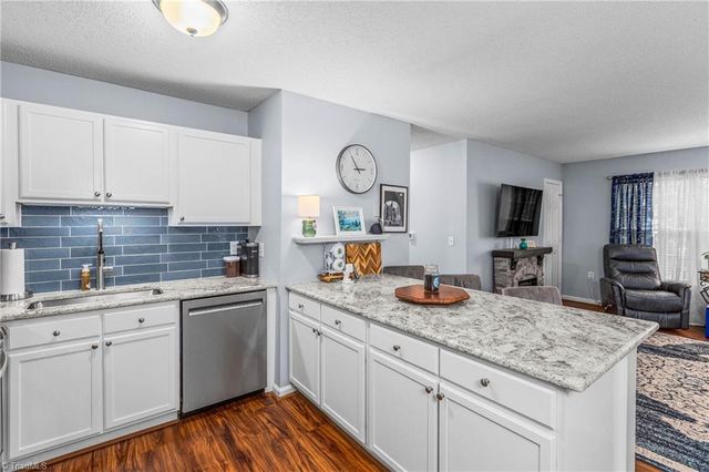 1905 Crest Hollow Drive 102, Winston-salem, NC 27127