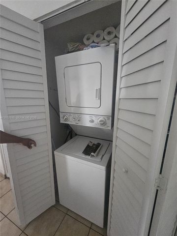 1750 W 46th St 518, Hialeah, FL 33012