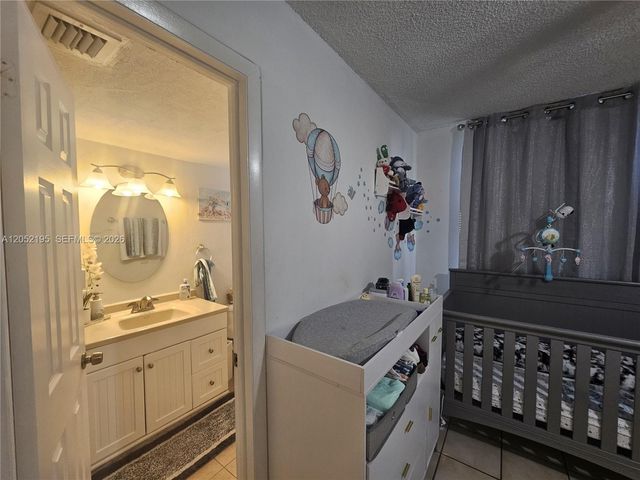 1750 W 46th St 518, Hialeah, FL 33012