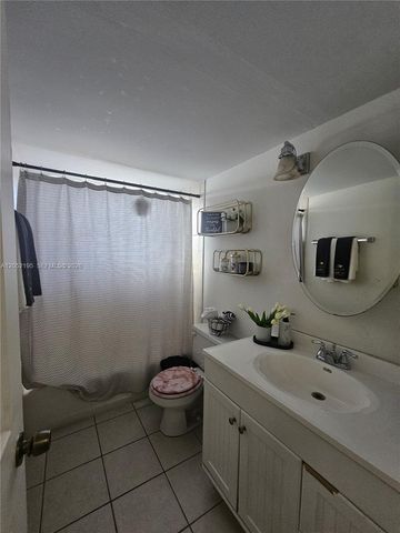 1750 W 46th St 518, Hialeah, FL 33012