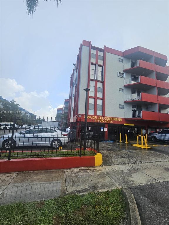 1750 W 46th St 518, Hialeah, FL 33012