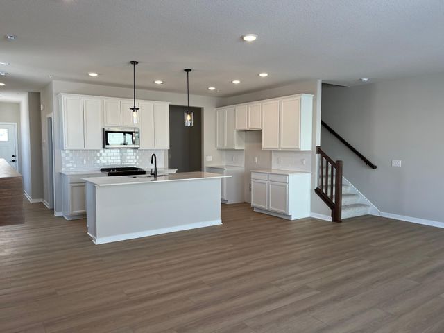 17958 Genoa Drive, Lakeville, MN 55044