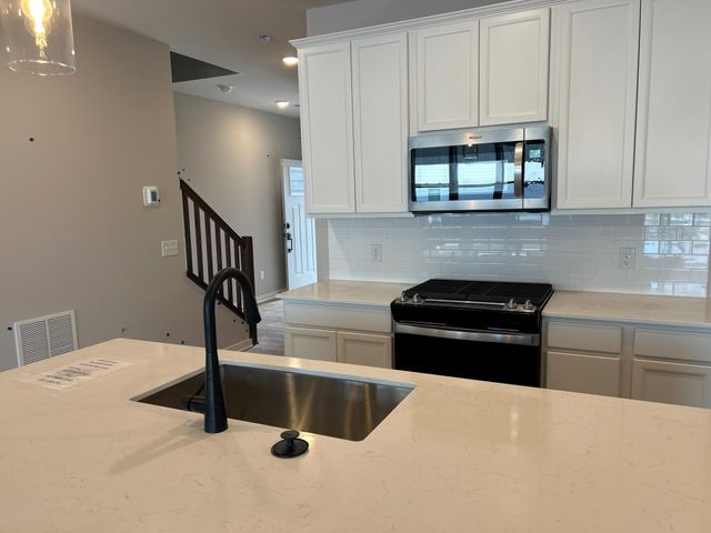 17958 Genoa Drive, Lakeville, MN 55044