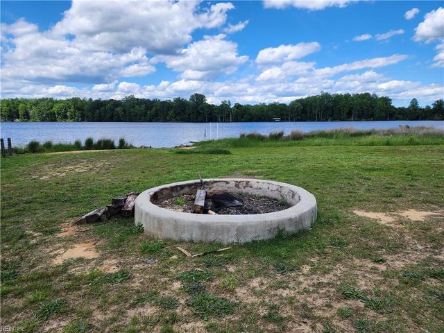 .52+AC Pine TRL, Gloucester, VA 23061